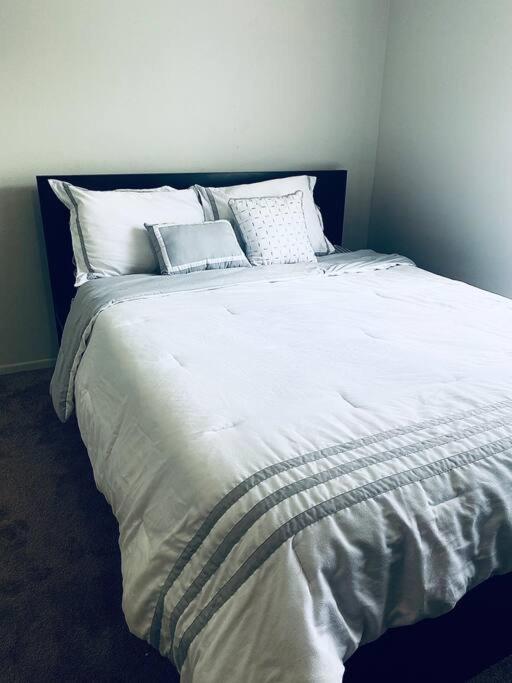Just Thee Essentials! 10 Minutes From Downtown Apartment Detroit Exterior foto